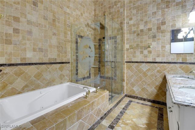 15028 Savannah DR, Naples, FL 34119