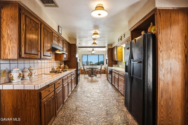 1661 Twin Butte Road, Palmdale, CA 93551