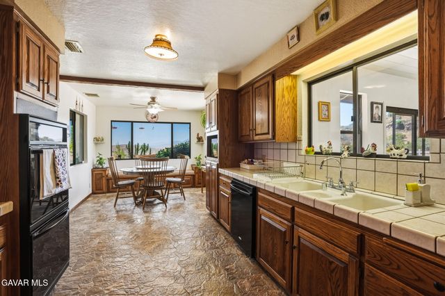 1661 Twin Butte Road, Palmdale, CA 93551