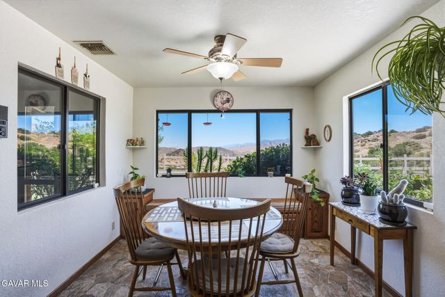 1661 Twin Butte Road, Palmdale, CA 93551