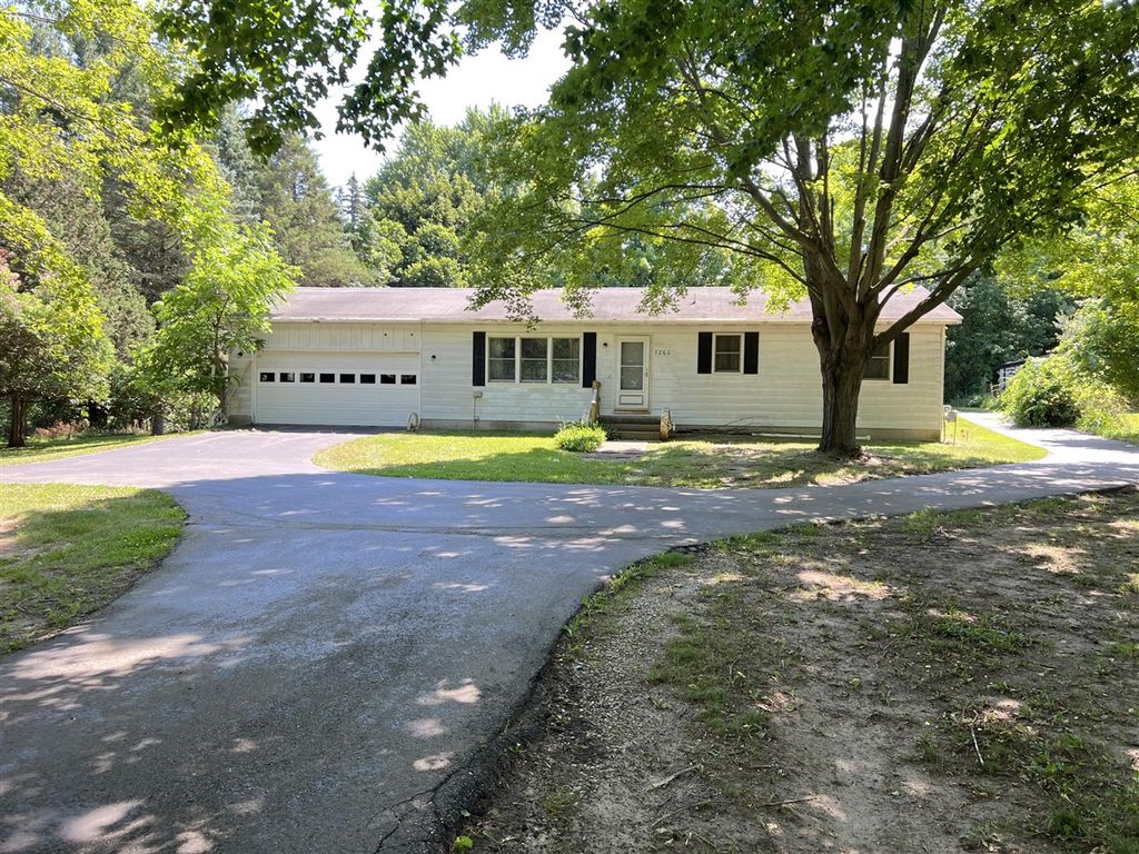 7260 Childsdale Avenue, Rockford, MI 49341