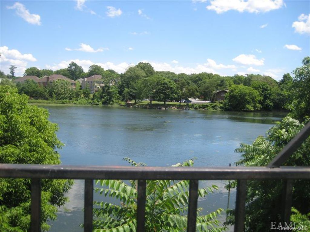 240-250 Pelham Road, New Rochelle, NY 10805 — photo 2