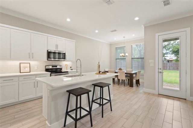 2027 Shaw Street, Dallas, TX 75212