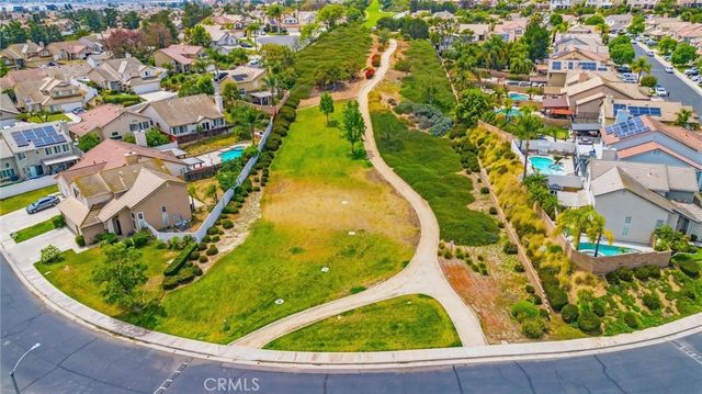 696 Avondale Drive, Corona, CA 92879