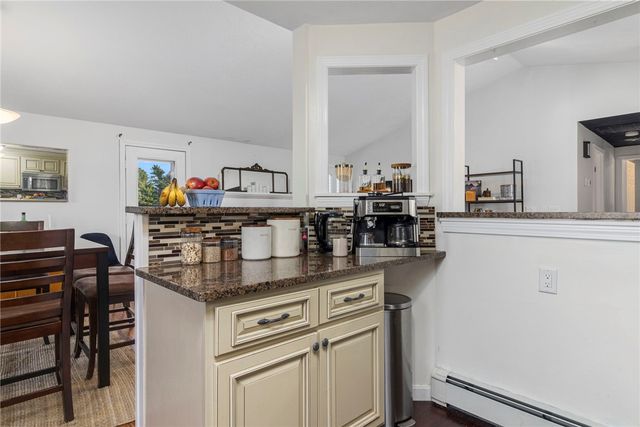 58 Needle Grove Point D, North Providence, RI 02904