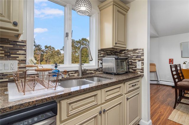 58 Needle Grove Point D, North Providence, RI 02904