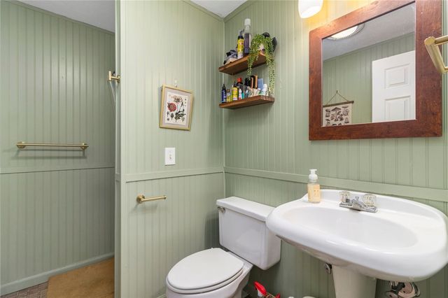 58 Needle Grove Point D, North Providence, RI 02904