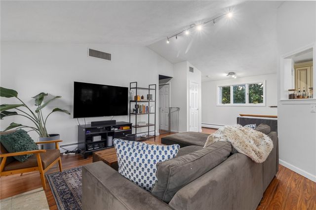 58 Needle Grove Point D, North Providence, RI 02904