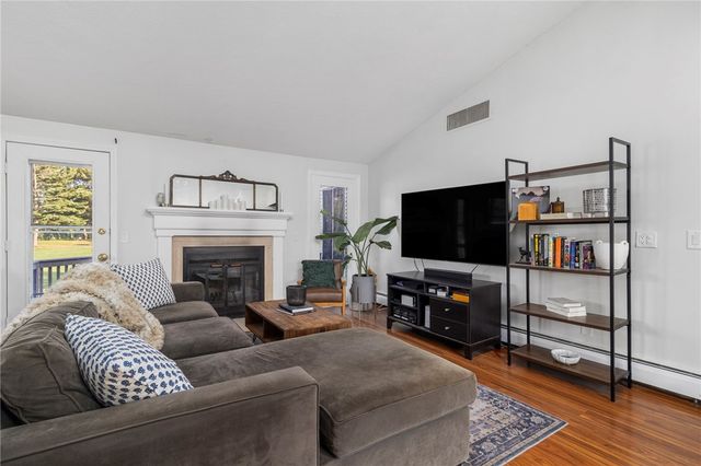 58 Needle Grove Point D, North Providence, RI 02904