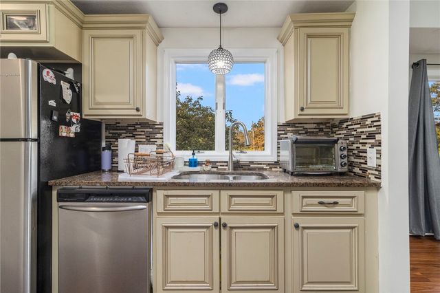 58 Needle Grove Point D, North Providence, RI 02904