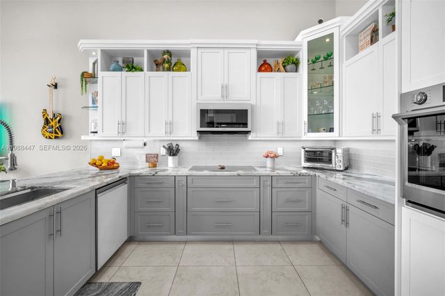 15977 SW 13th Street, Pembroke Pines, FL 33027