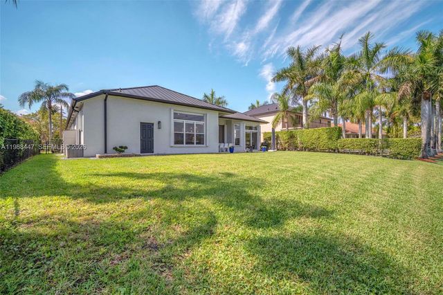 15977 SW 13th Street, Pembroke Pines, FL 33027