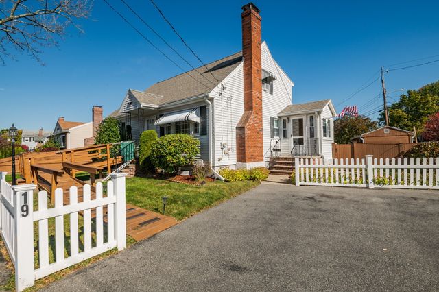 19 Sabino Farm Rd, Peabody, MA 01960