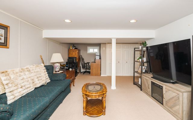 19 Sabino Farm Rd, Peabody, MA 01960