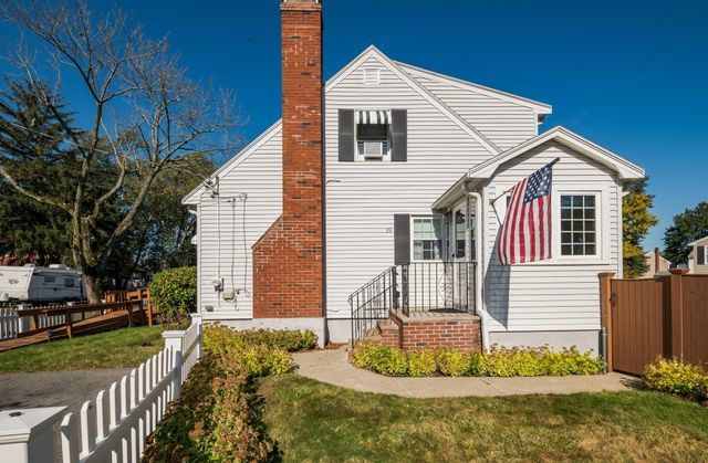 19 Sabino Farm Rd, Peabody, MA 01960