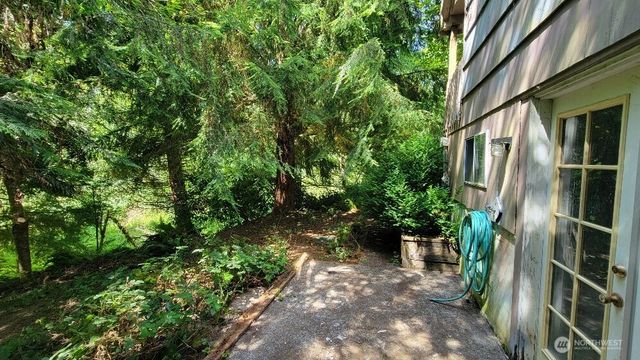 927 Clay Avenue, Raymond, WA 98577