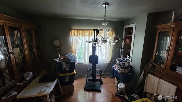 927 Clay Avenue, Raymond, WA 98577