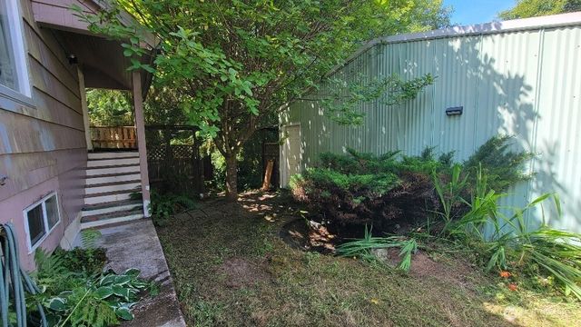 927 Clay Avenue, Raymond, WA 98577