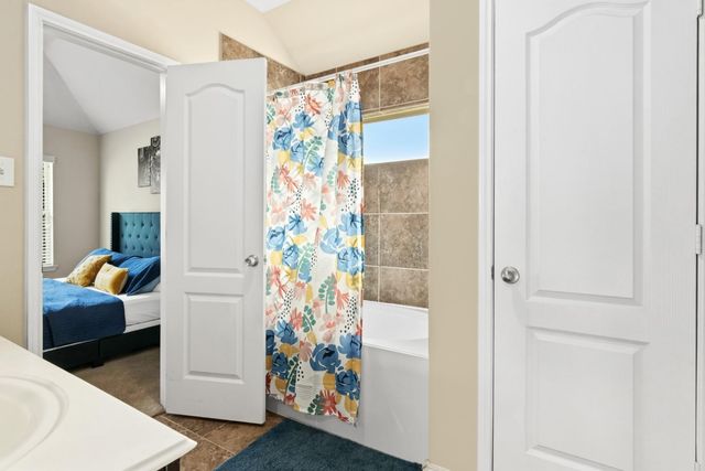 7006 Whitlow Wonder Lane, Houston, TX 77086