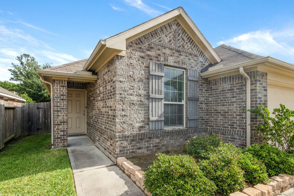 7006 Whitlow Wonder Lane, Houston, TX 77086