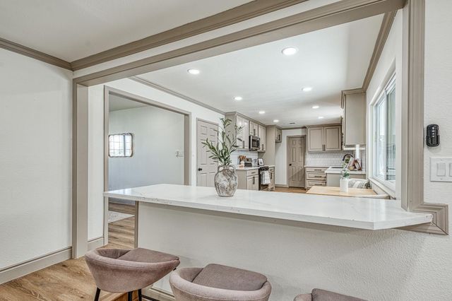 6474 N 5th Street, Fresno, CA 93710