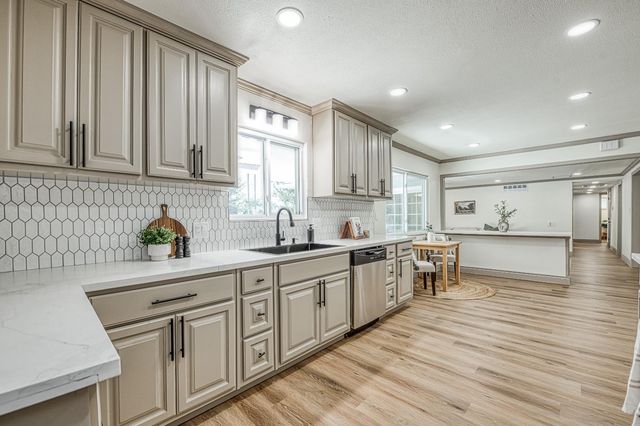 6474 N 5th Street, Fresno, CA 93710