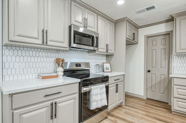6474 N 5th Street, Fresno, CA 93710
