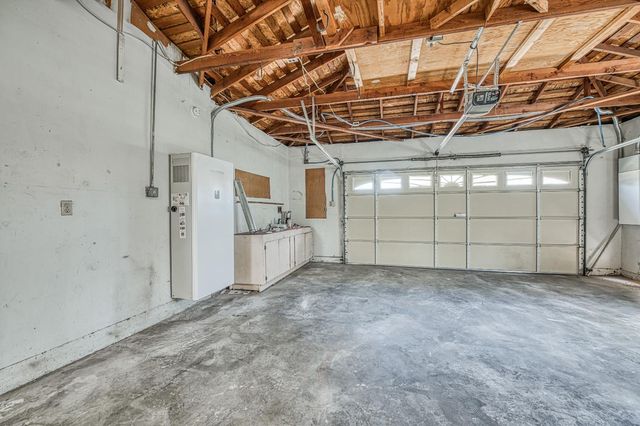 6474 N 5th Street, Fresno, CA 93710