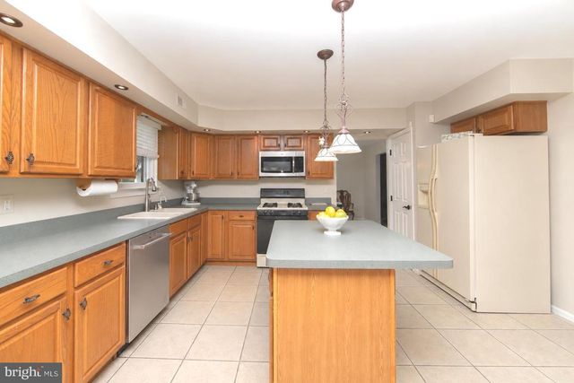 101 HANDLER DR, Burlington Township, NJ 08016