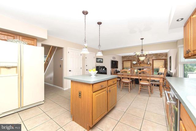 101 HANDLER DR, Burlington Township, NJ 08016