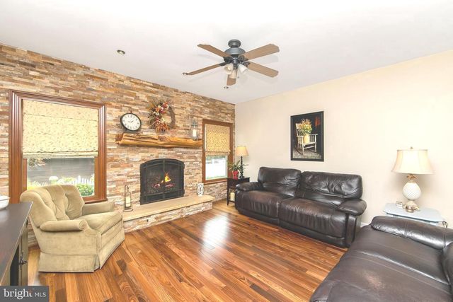 101 HANDLER DR, Burlington Township, NJ 08016