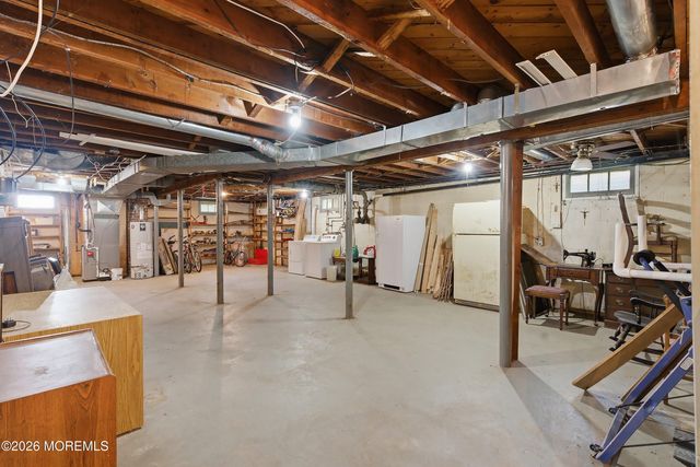 5 Lone Oak Road, Middletown, NJ 07748