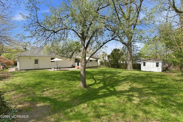 5 Lone Oak Road, Middletown, NJ 07748