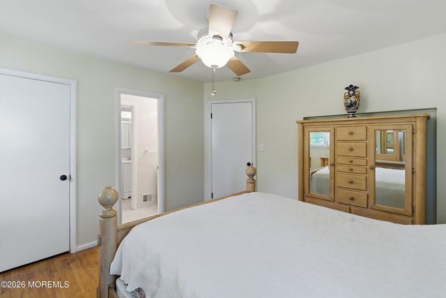 5 Lone Oak Road, Middletown, NJ 07748