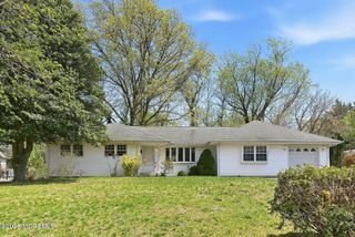 5 Lone Oak Road, Middletown, NJ 07748
