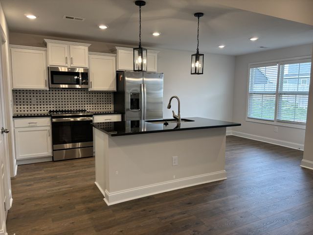 176 Leitrim Dr, Clarksville, TN 37042