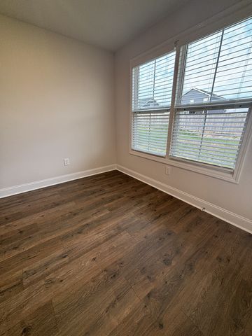 176 Leitrim Dr, Clarksville, TN 37042