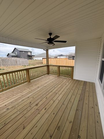 176 Leitrim Dr, Clarksville, TN 37042