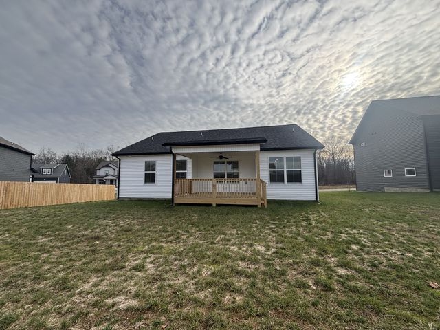 176 Leitrim Dr, Clarksville, TN 37042