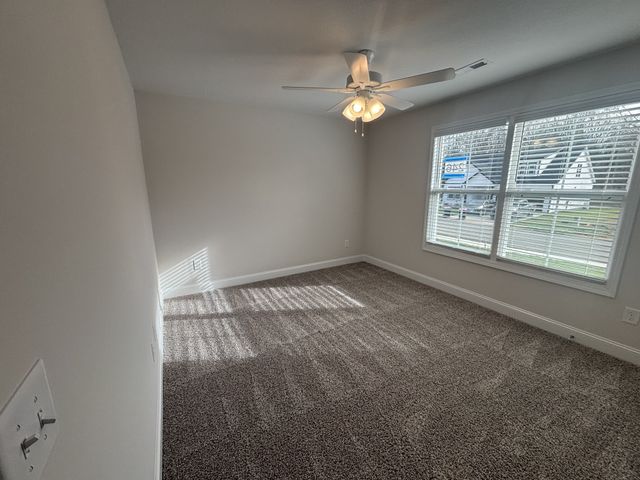 176 Leitrim Dr, Clarksville, TN 37042