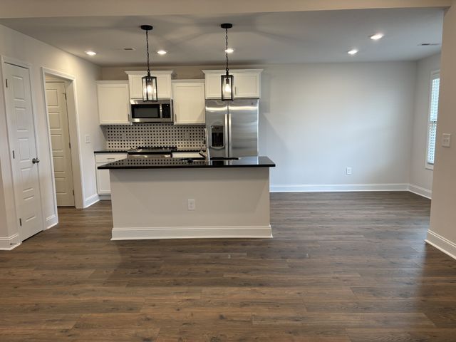 176 Leitrim Dr, Clarksville, TN 37042