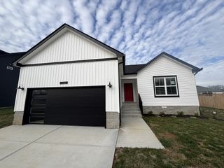 176 Leitrim Dr, Clarksville, TN 37042