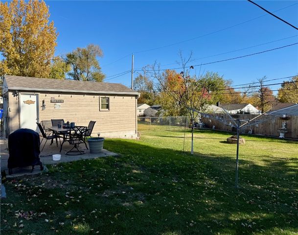 3704 Richmond Road NE, Cedar Rapids, IA 52402