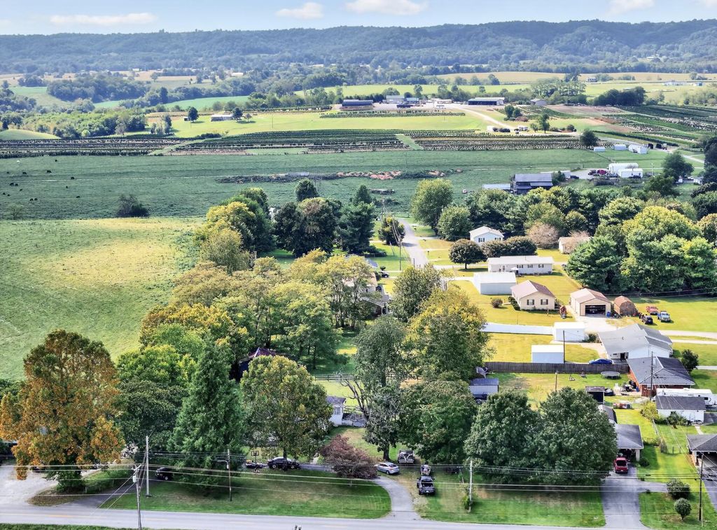 6575 KY-2141, Hustonville, KY 40437