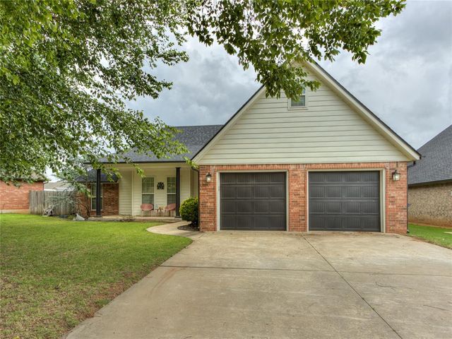 324 E Charlotte Terrace, Mustang, OK 73064