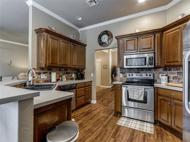 324 E Charlotte Terrace, Mustang, OK 73064