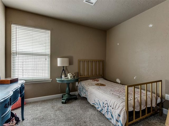 324 E Charlotte Terrace, Mustang, OK 73064