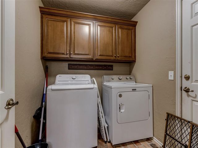 324 E Charlotte Terrace, Mustang, OK 73064