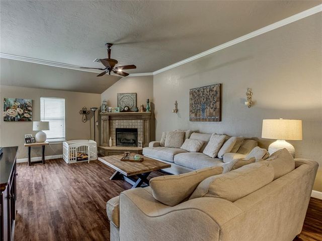 324 E Charlotte Terrace, Mustang, OK 73064