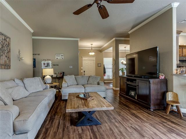 324 E Charlotte Terrace, Mustang, OK 73064